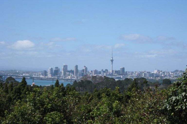 Photo of property in 50 Balmain Road, Chatswood, Auckland, 0626