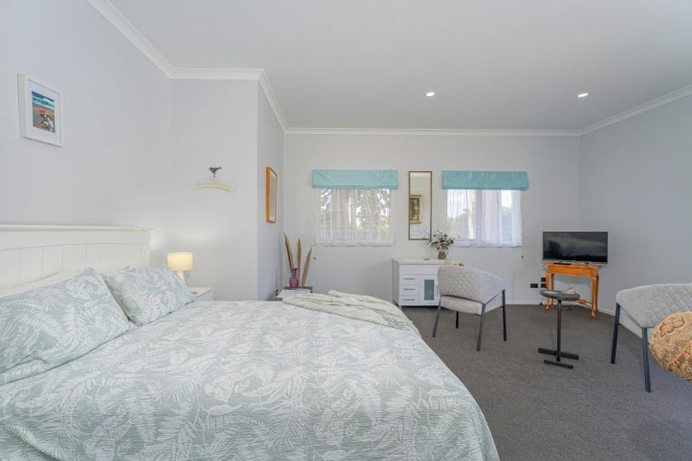 Photo of property in 16 Ohuka Place, Whitianga, 3510