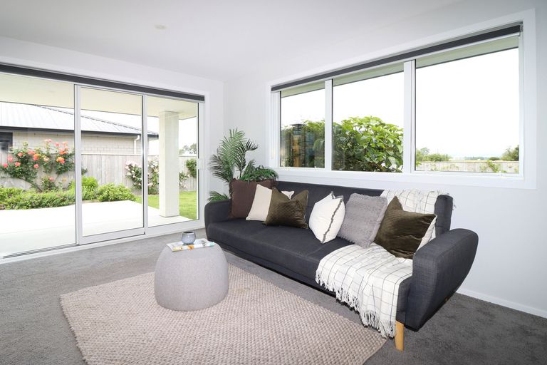 Photo of property in 28 Feist Street, Carterton, 5713