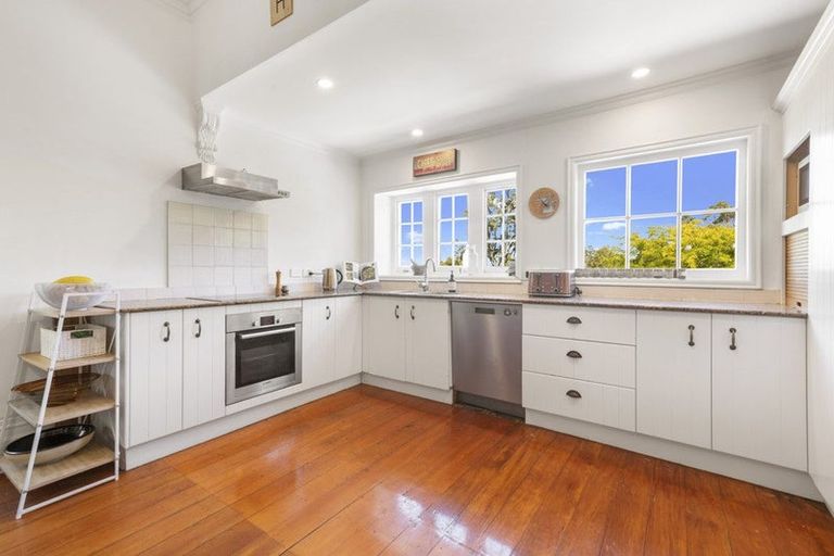 Photo of property in 9 Remu Place, Greenhithe, Auckland, 0632