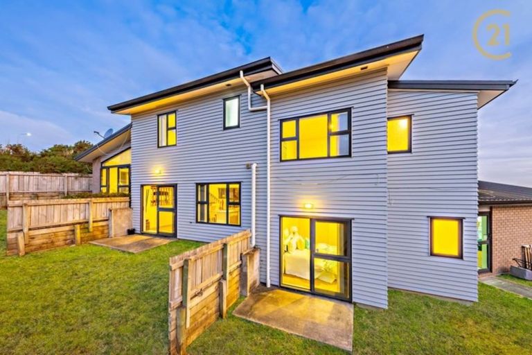 Photo of property in 147 Keri Vista Rise, Papakura, 2110