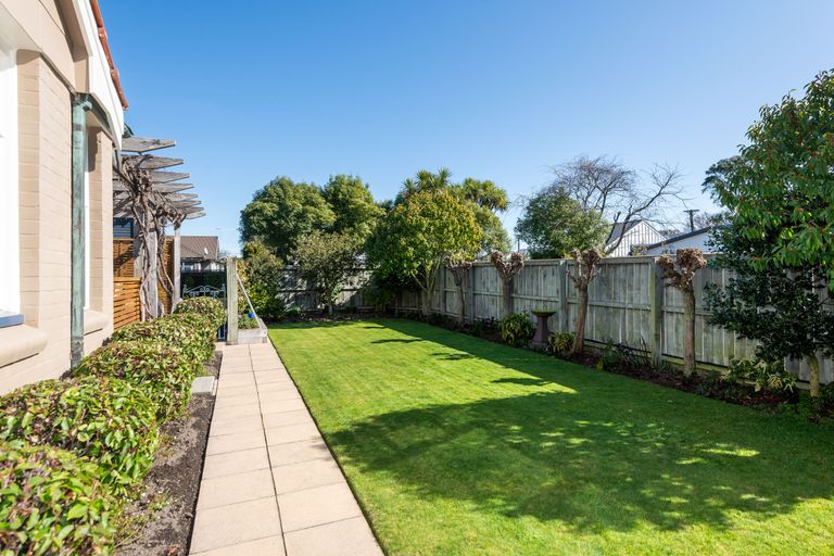 Photo of property in 22b Browns Road, St Albans, Christchurch, 8014