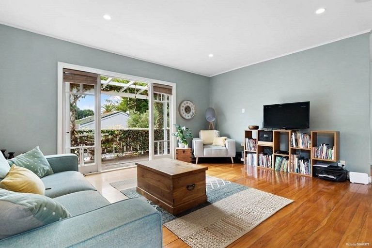 Photo of property in 12 Handley Avenue, Narrow Neck, Auckland, 0624