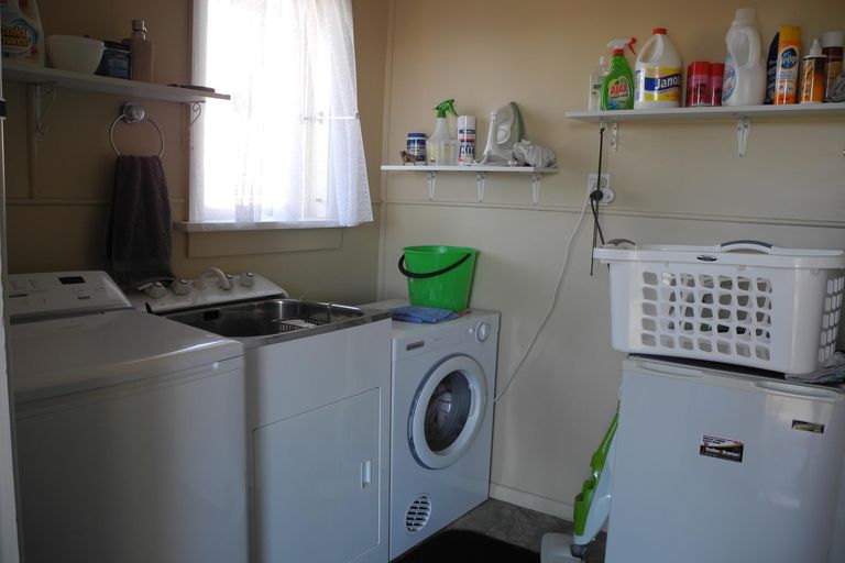 Photo of property in 21 Harris Street, Waimate, 7924