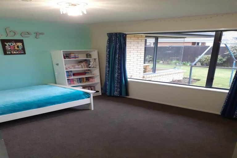 Photo of property in 6 Jerez Place, Hei Hei, Christchurch, 8042