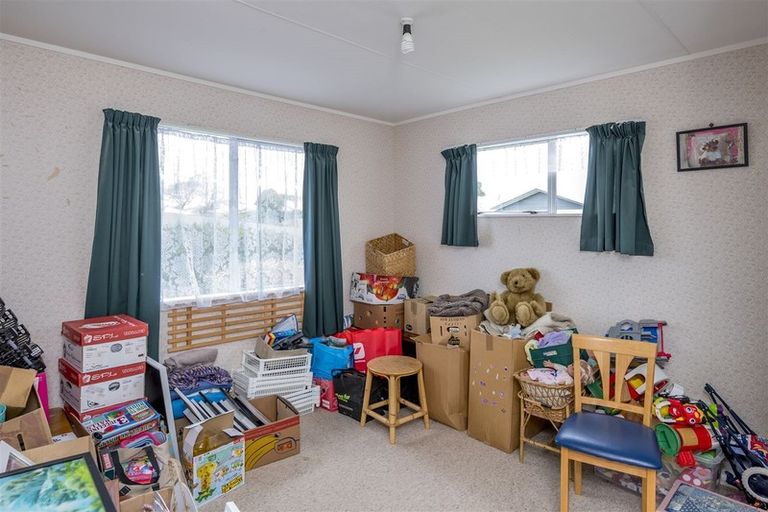 Photo of property in 110 Ryder Crescent, Levin, 5510