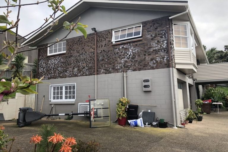 Photo of property in 14 Anna Watson Road, Half Moon Bay, Auckland, 2012