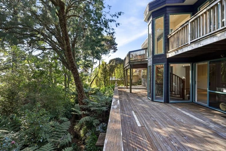 Photo of property in 1/11 Saddleback Rise, Murrays Bay, Auckland, 0630