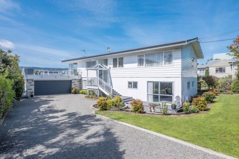 Photo of property in 50 Golf Road, Paraparaumu Beach, Paraparaumu, 5032