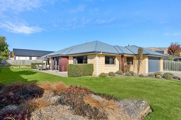 Photo of property in 1 Coromandel Street, Wanaka, 9305