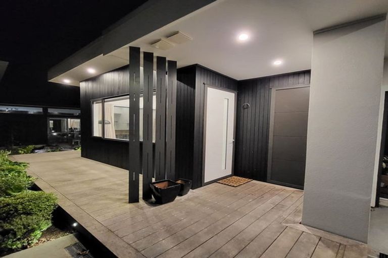 Photo of property in 13a Dillon Street, Lowry Bay, Lower Hutt, 5013