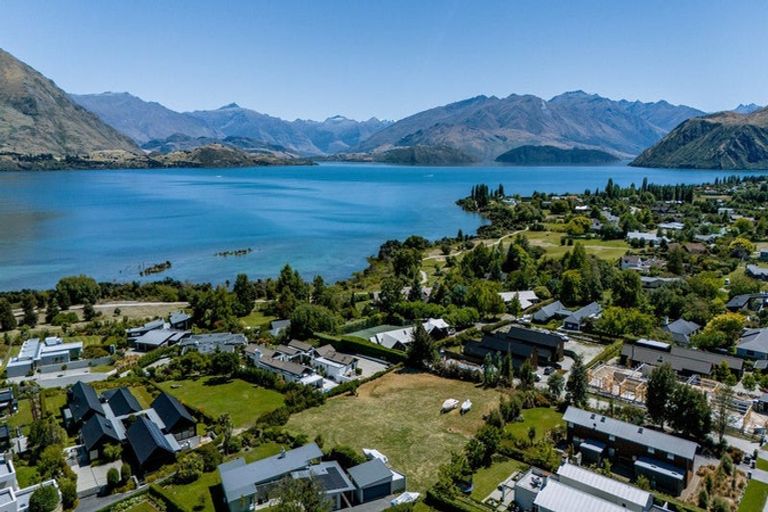 Photo of property in 166b Beacon Point Road, Wanaka, 9305