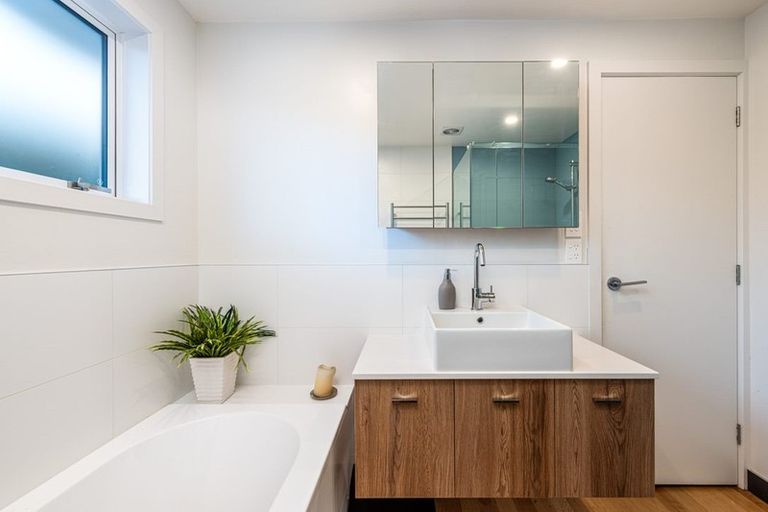 Photo of property in 40 Channel View Road, Campbells Bay, Auckland, 0630