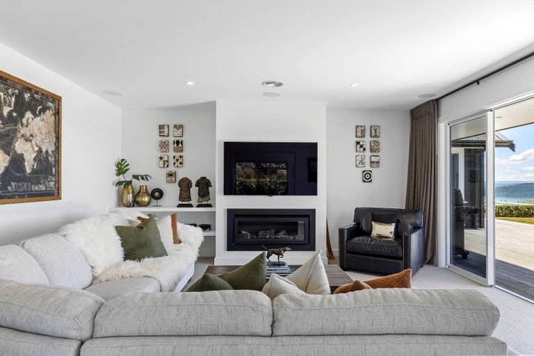 Photo of property in 35 Locheagles Rise, Kinloch, Taupo, 3377