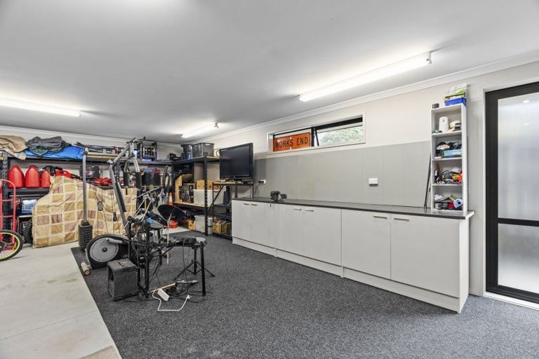 Photo of property in 198 Waikite Road, Welcome Bay, Tauranga, 3175