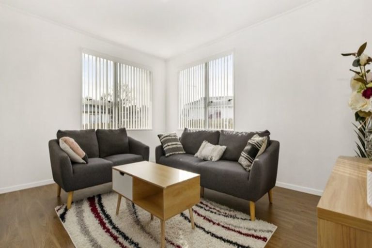 Photo of property in 1/18 Trimdon Street, Randwick Park, Auckland, 2105