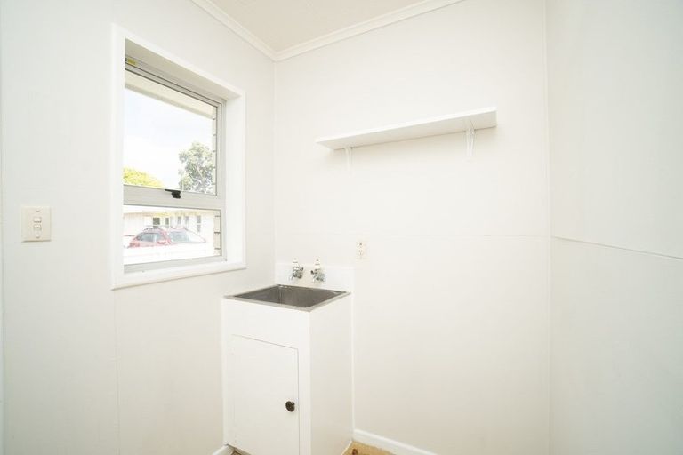 Photo of property in 3 Seddon Street, Takaro, Palmerston North, 4412