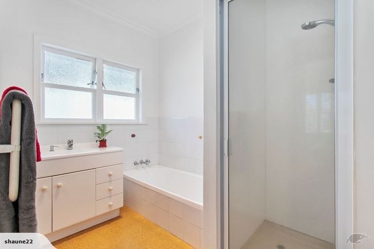 Photo of property in 30 Orams Road, Hillpark, Auckland, 2102