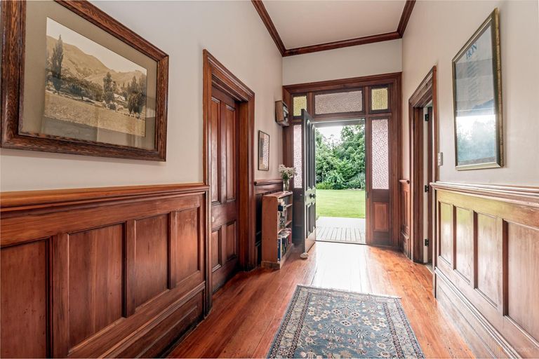 Photo of property in 111 Main North Road, Geraldine, 7930