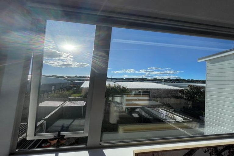 Photo of property in 36 Owen Chapman Drive, Red Beach, 0932