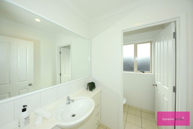 Photo of property in 20 Linkwater Way, Parklands, Christchurch, 8083