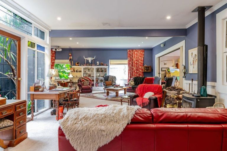 Photo of property in 1 Mclean Street, Woodville, 4920