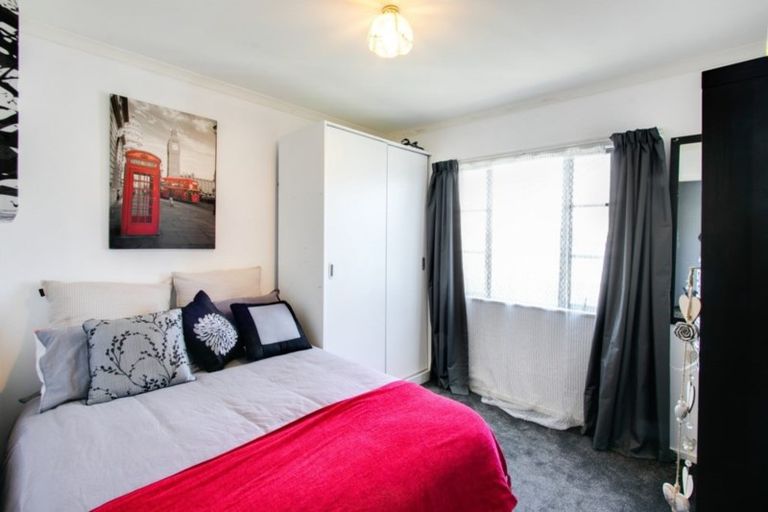 Photo of property in 1/2 Spriggs Crescent, Greenmeadows, Napier, 4112