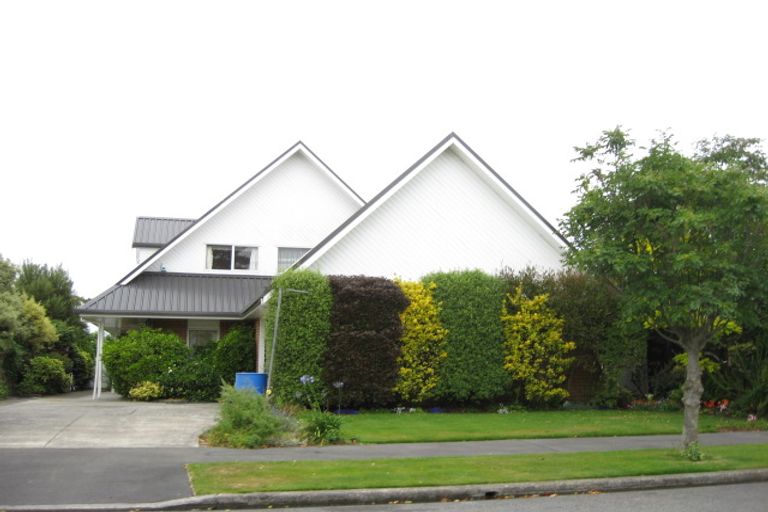Photo of property in 16 Briarmont Street, Avondale, Christchurch, 8061