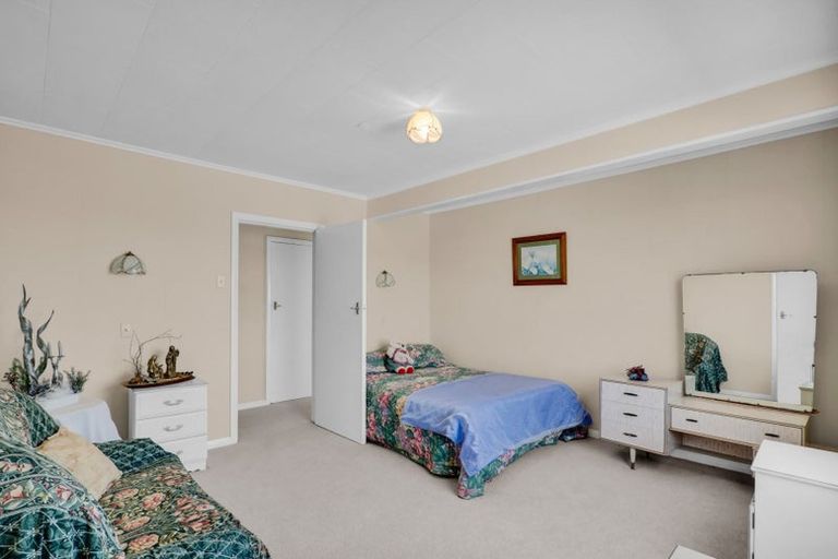 Photo of property in 1 Catherine Crescent, Moturoa, New Plymouth, 4310