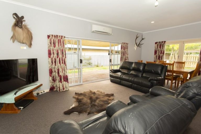 Photo of property in 17 Cameron Street, Ashburton, 7700
