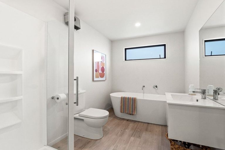 Photo of property in 6 Kerrera Lane, Jacks Point, Queenstown, 9371