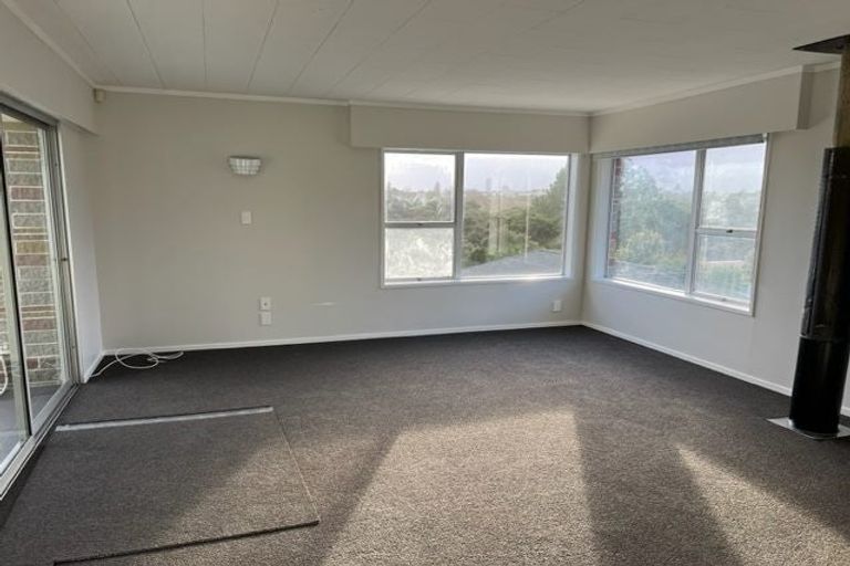 Photo of property in 3/53 Onewa Road, Northcote, Auckland, 0627