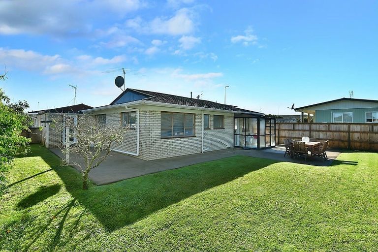 Photo of property in 2/92 Florence Avenue, Orewa, 0931