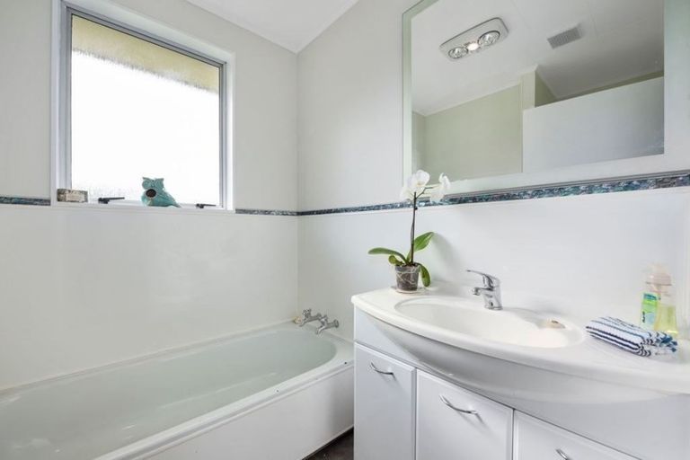 Photo of property in 8 Dawn Grove, Brown Owl, Upper Hutt, 5018