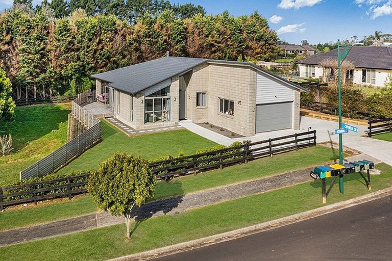 Photo of property in 125 Mcrobbie Road, Kingseat, Papakura, 2580