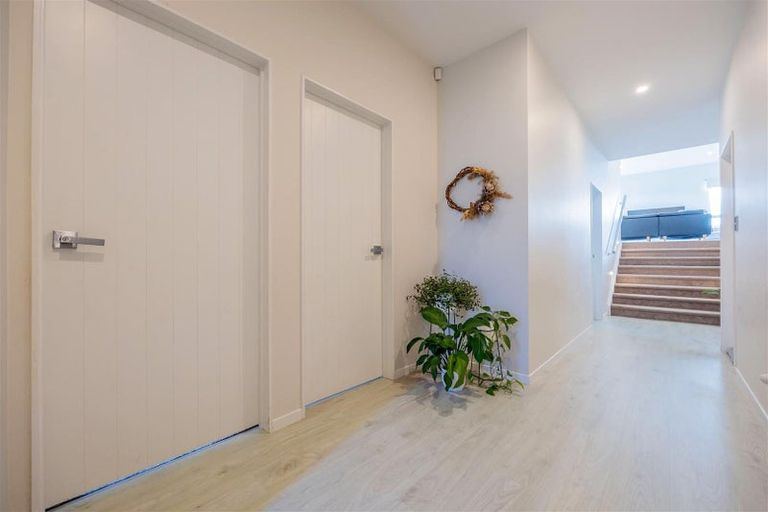 Photo of property in 15 Kaipuke Crescent, Gulf Harbour, Whangaparaoa, 0930