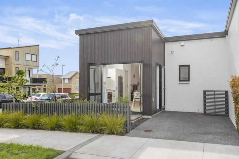 Photo of property in 34 Onekiritea Road, Hobsonville, Auckland, 0616