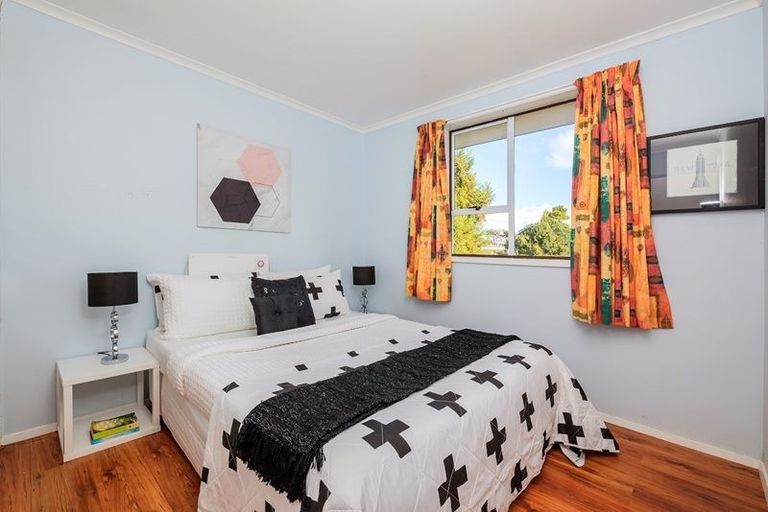 Photo of property in 10/26a Sunnynook Road, Sunnynook, Auckland, 0620