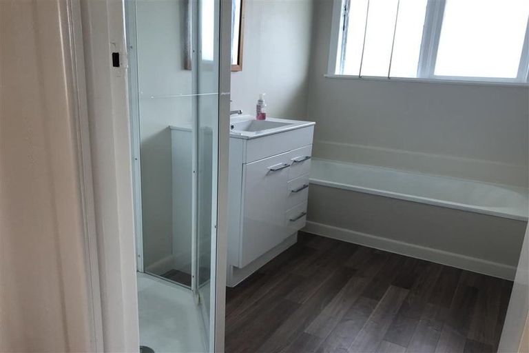 Photo of property in 136 Great South Road, Takanini, 2112