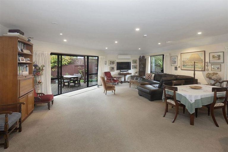 Photo of property in 1/204 Greers Road, Bryndwr, Christchurch, 8053