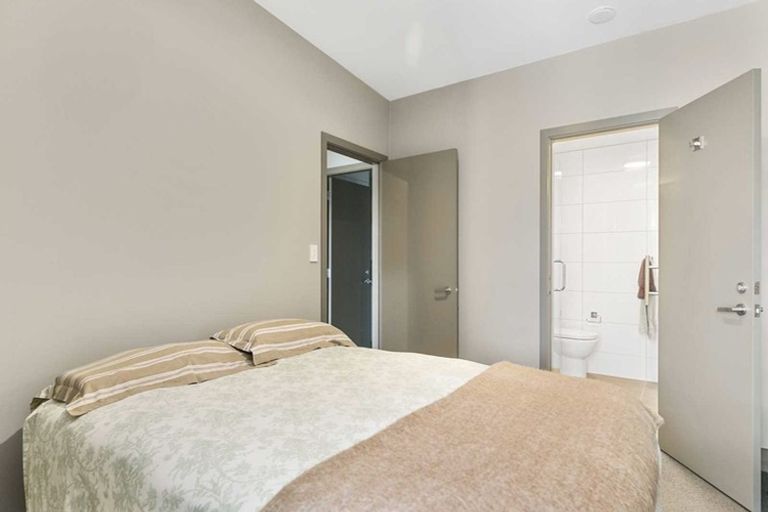 Photo of property in Canvas Apartments, 18/307 Willis Street, Te Aro, Wellington, 6011