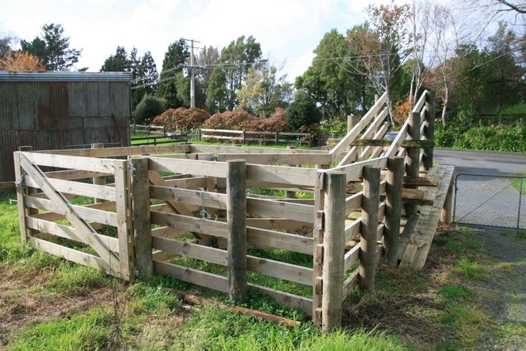 Photo of property in 562 Frankley Road, Hurworth, New Plymouth, 4371