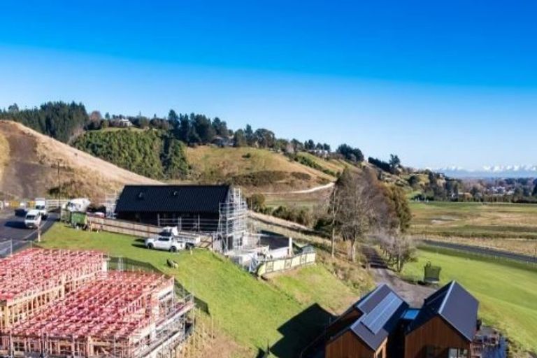 Photo of property in 14 Round Hill Rise, Cracroft, Christchurch, 8022