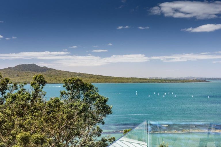 Photo of property in 1/40 Seacliffe Avenue, Belmont, Auckland, 0622