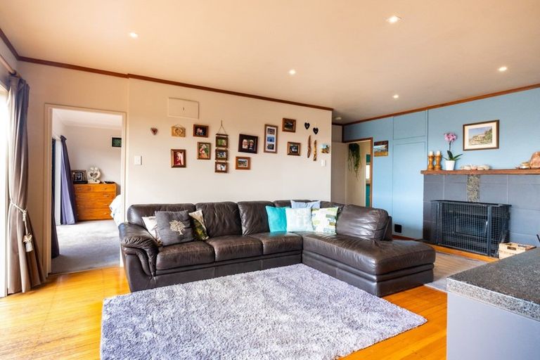 Photo of property in 98 Beach Road, Haumoana, 4102