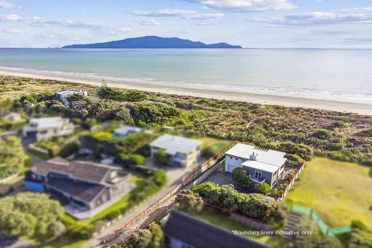 Photo of property in 33 Marram Way, Peka Peka, Waikanae, 5391