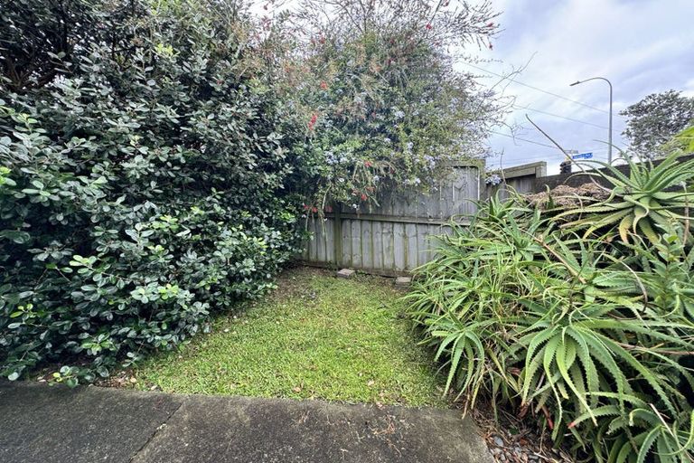 Photo of property in 1/1 Benders Avenue, Hillcrest, Auckland, 0627
