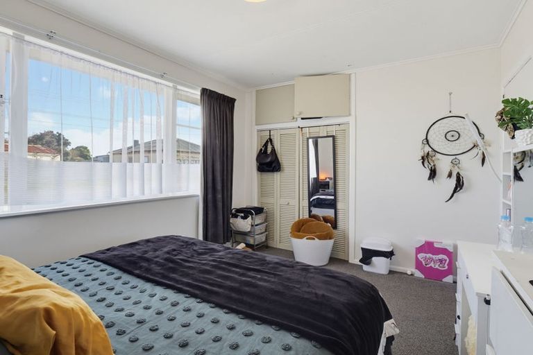 Photo of property in 12 Mosston Road, Castlecliff, Whanganui, 4501