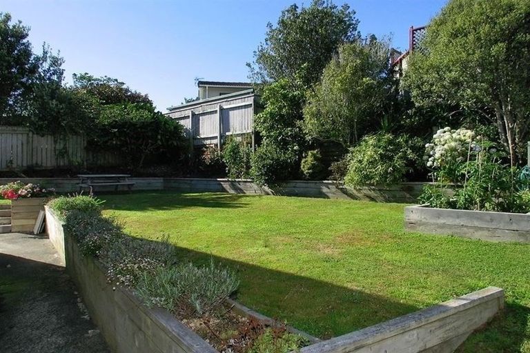 Photo of property in 30 Guadeloupe Crescent, Grenada Village, Wellington, 6037