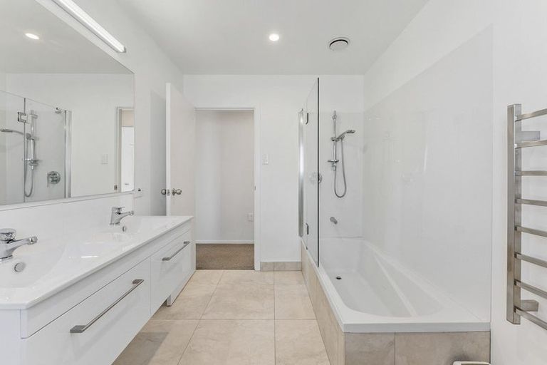 Photo of property in 21 Nevada Drive, Merrilands, New Plymouth, 4312